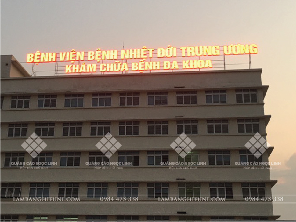 Biển quảng cáo tòa nhà chung cư